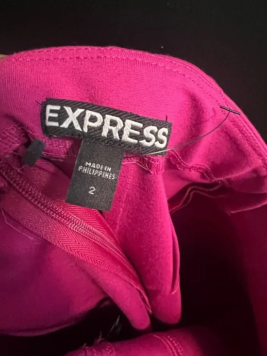 EXPRESS 🔥 Berry Pink Pencil Skirt - Sleek High-Waist Style - Picture 4 of 4